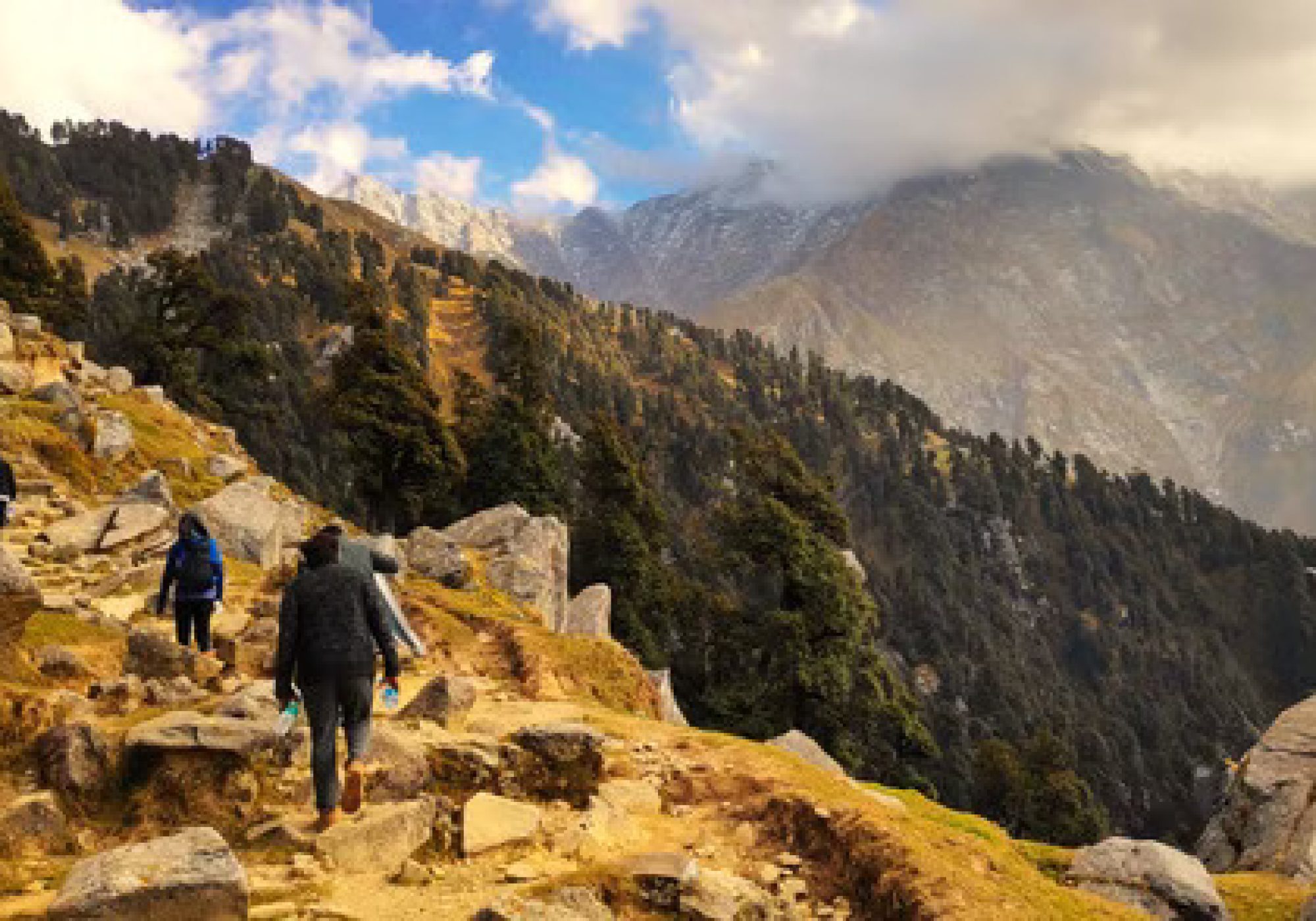 Triund_trekking_Camping